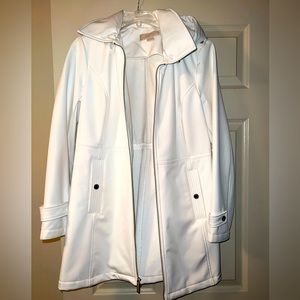 Medium white Michael Kors raincoat
